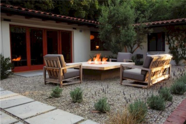 37 DIY Outdoor Fireplace and Fire pit Ideas - GODIYGO.COM