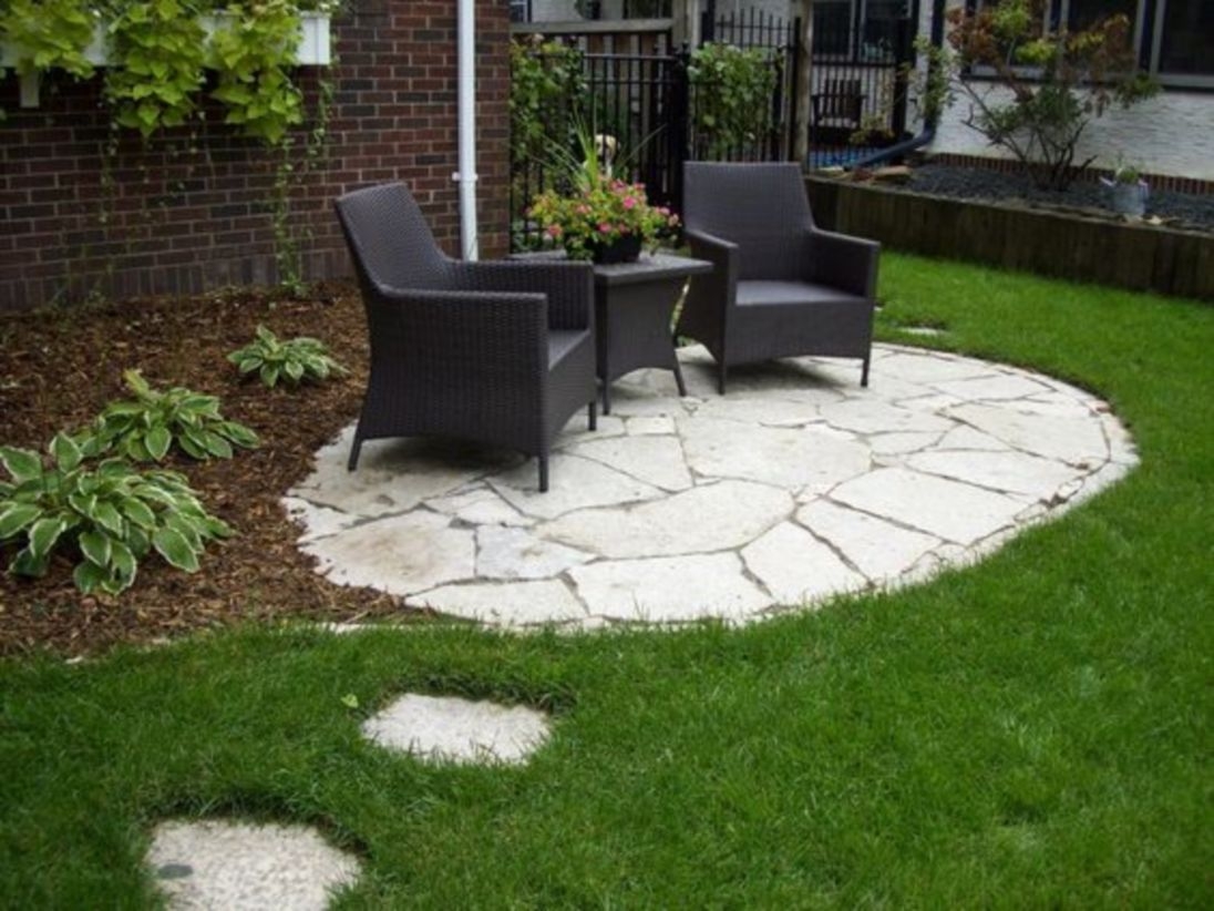 Inexpensive backyard and landscaping ideas with bench or seats