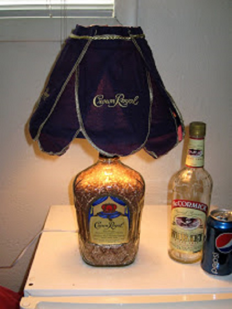 Whiskey-bottle-lamp