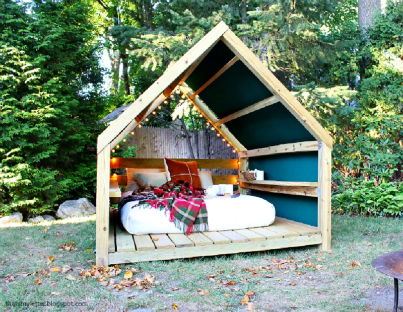 Outdoor-cabana-lounge