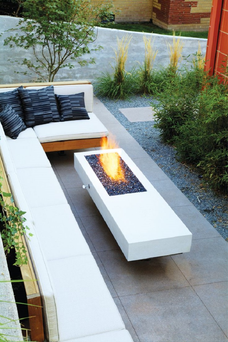 Resort style fire pit