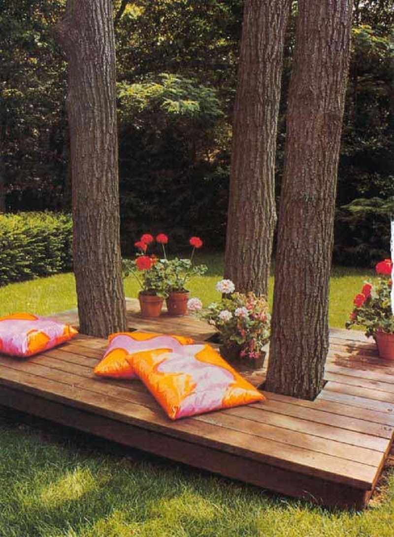 Floating island outdoor deck