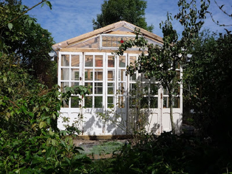 Pallet greenhouse