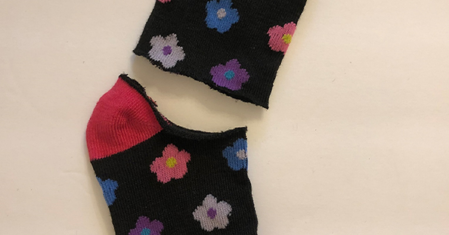 DIY Cool And Lovely Fingerless Gloves Using Sock That Is Easy And Only Takes A Couple Of Minute