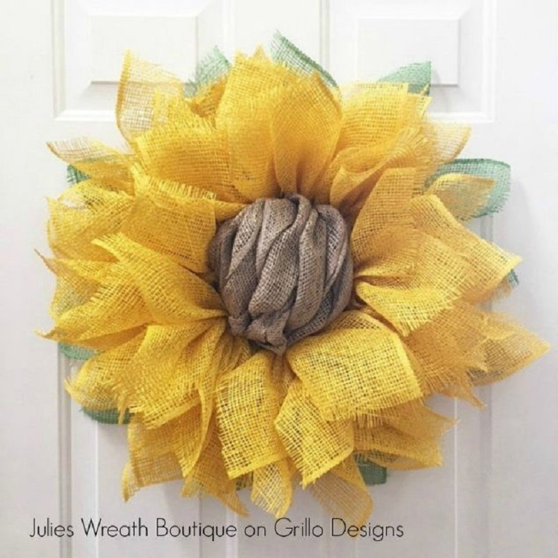 Simple sunflower wreath