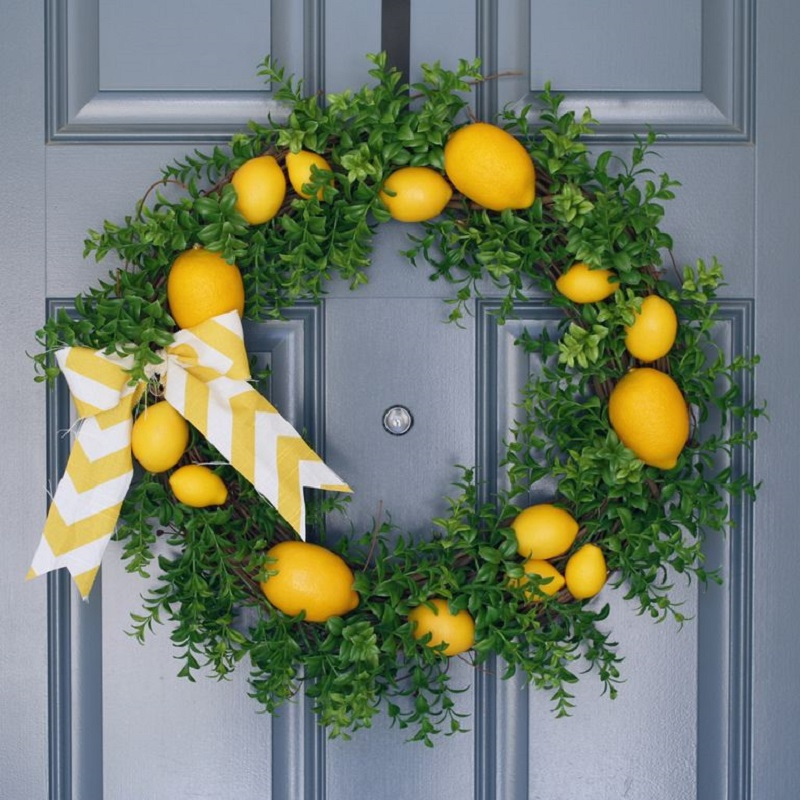 With lemon wreath