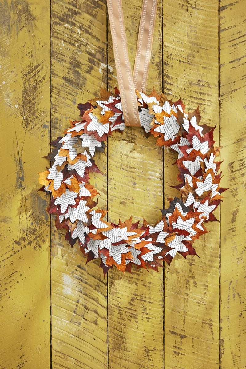 Wreath Decoration For Fall Season That Will Make Your Front Door Looks Fantastic