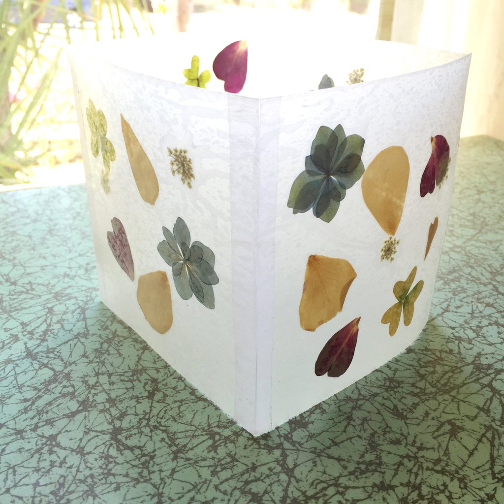 Pressed flower luminaries Charming DIY Pressed Flower Art Projects You Can Do In All Seasons