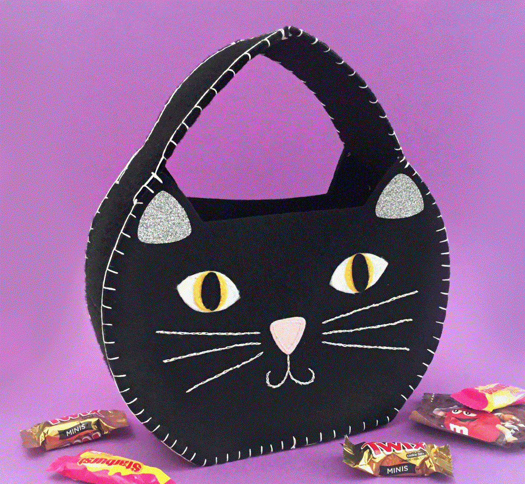 Black cat bag Striking DIY Halloween Trick-Or-Treat Bags As Your Crafting With Kids Projects