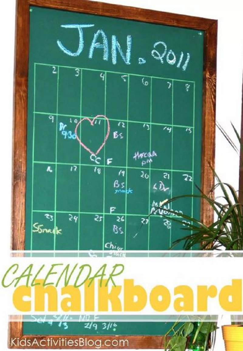 Diy chalkboard calendar