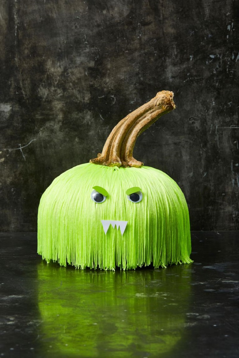 Fringe pumpkin face Festive DIY No-Carve Pumpkins Ideas That Are Easy To Copy For This Halloween