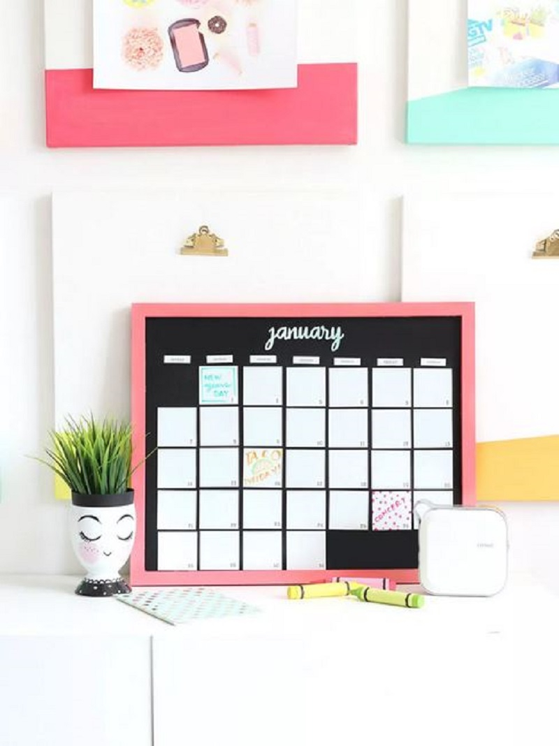 Magnetic calendar diy