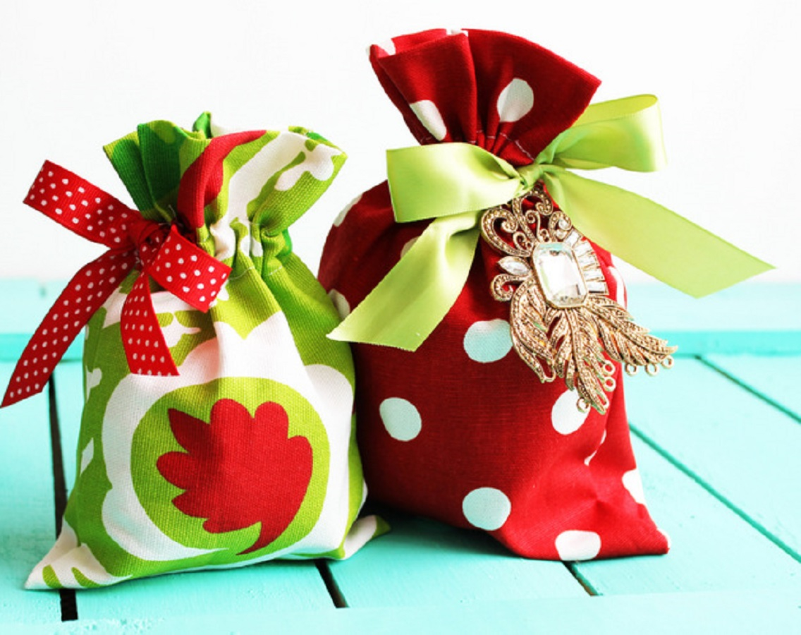 Sew these reusable drawstring fabric gift bags Superlative DIY Gift Bag Ideas You Can Create For Every Occasion