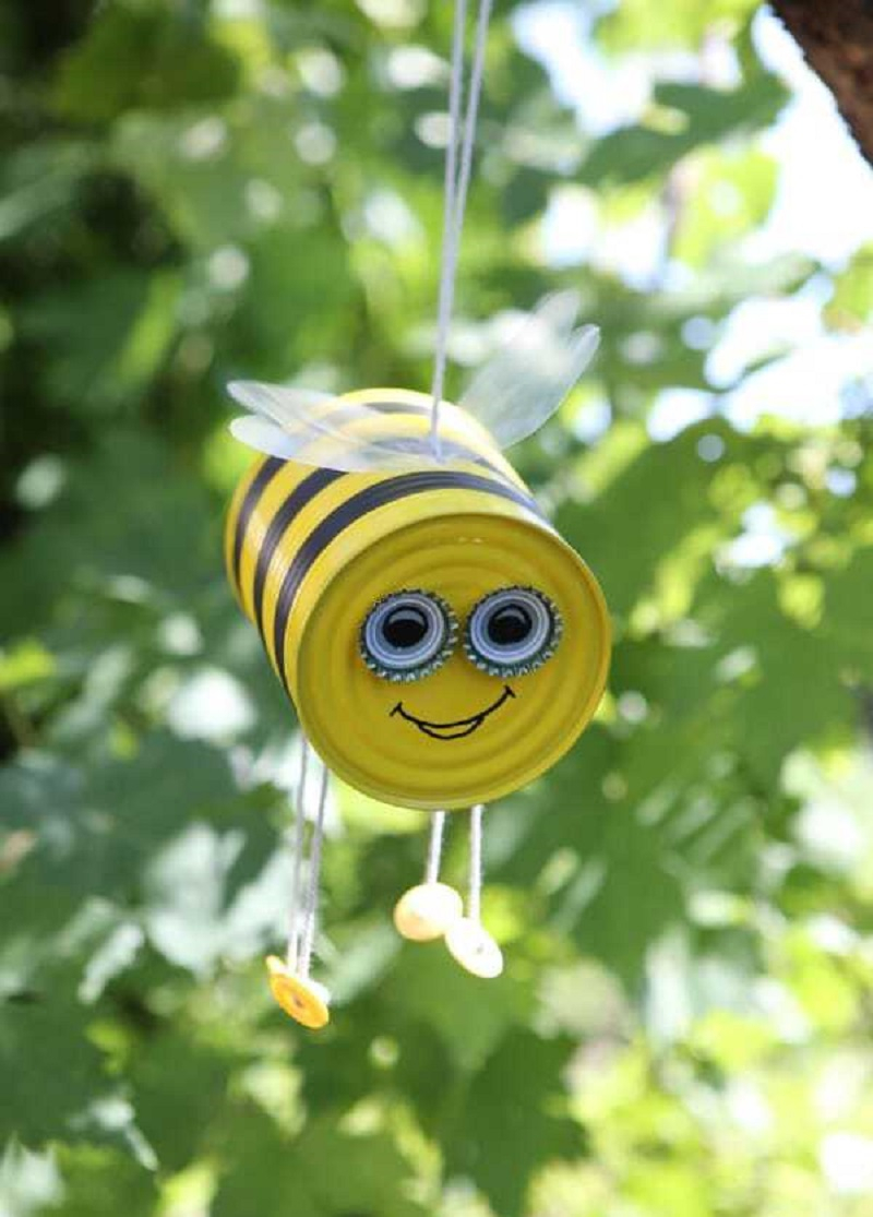 Tin can hanging bee DIY Magical Hanging Decoration Ideas To Bring Your Outdoor Alive