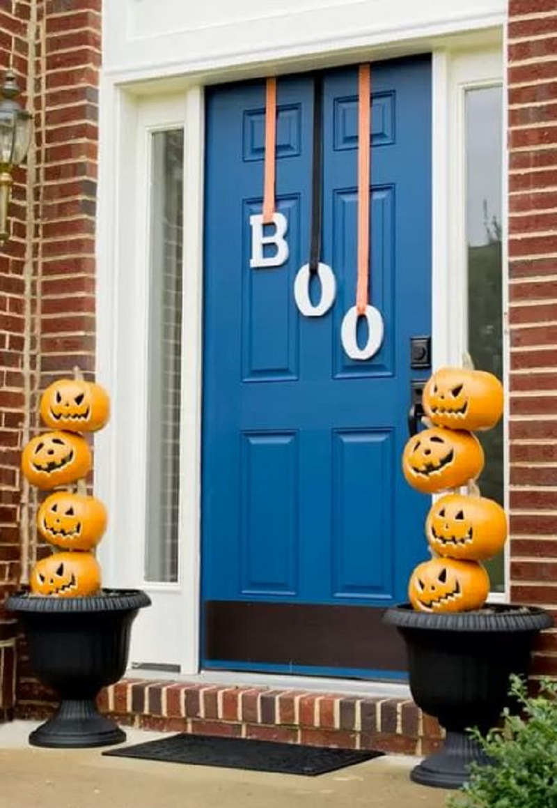 Boo front door decoration