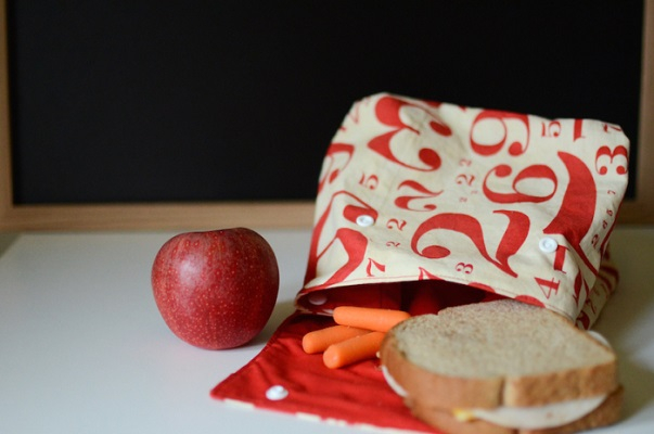 Chic number printed lunch bag with buttons School Edition Ideas Of DIY Lunch Bag That Perfectly Adorable