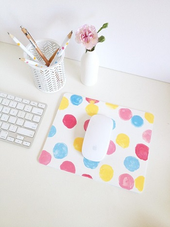 Confetti mouse pad DIY Never Boring Mouse Pad Ideas With Simple Materials