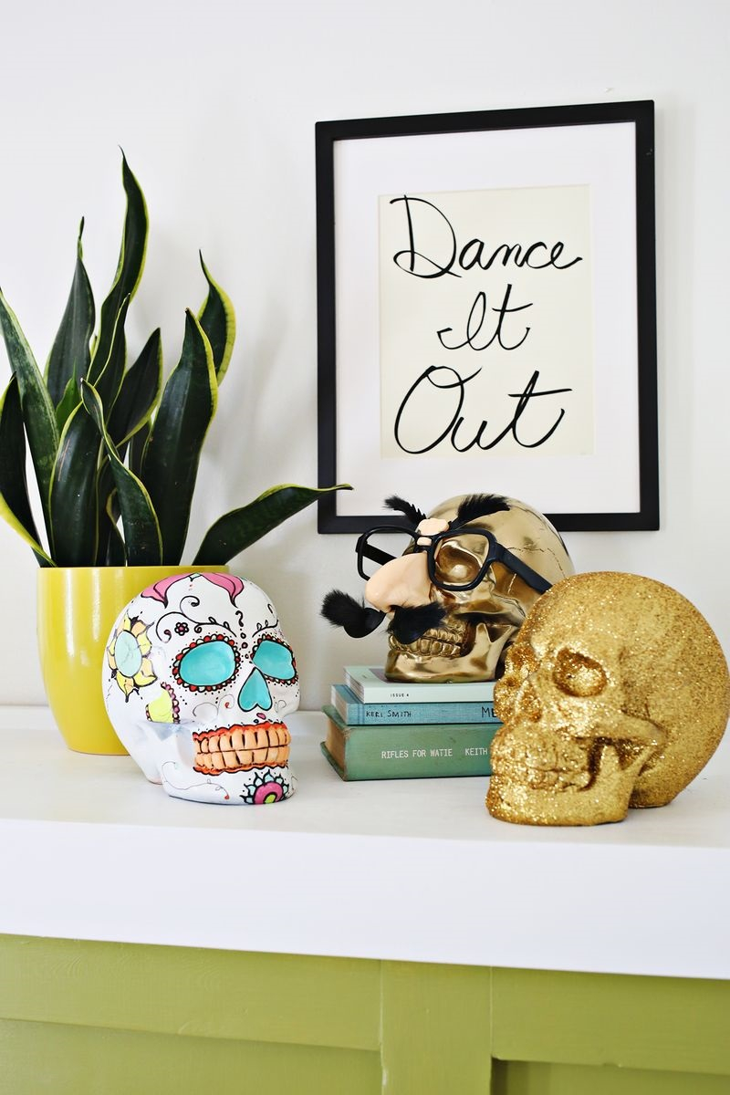 Diy cute halloween skulls