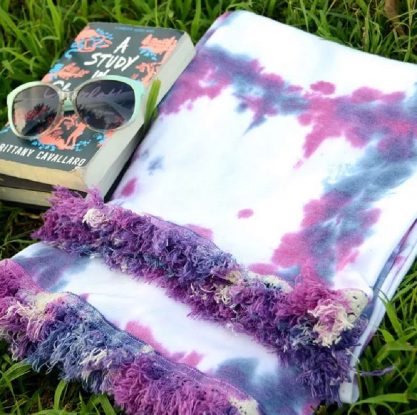 Diy fringe tie dye blanket