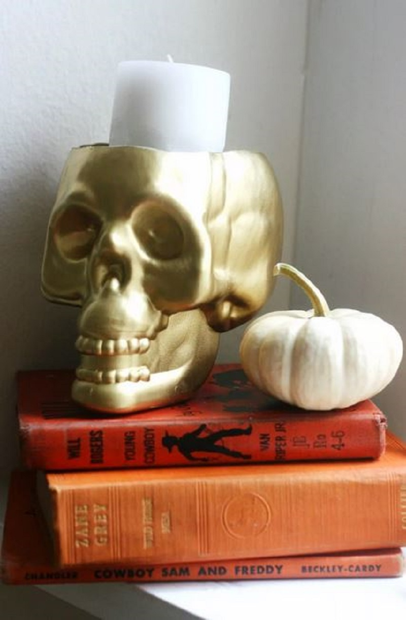 Diy skull candleholder