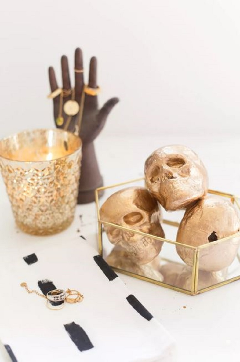 Decorative gold skulls diy