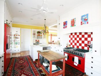 Eclectic and colorful kitchen decoration