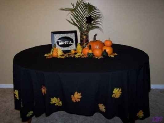 Festive fall tablecloth DIY Tablecloths Ideas For Fall, Holiday And Any Day You Want