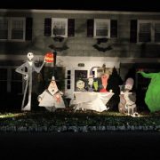 How to decorate your outdoors with spooky and creepy diy halloween decorations