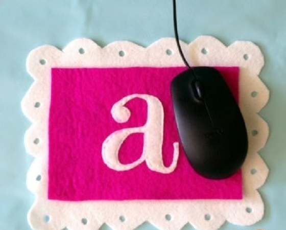 Monogrammed wool felt mouse pad DIY Never Boring Mouse Pad Ideas With Simple Materials