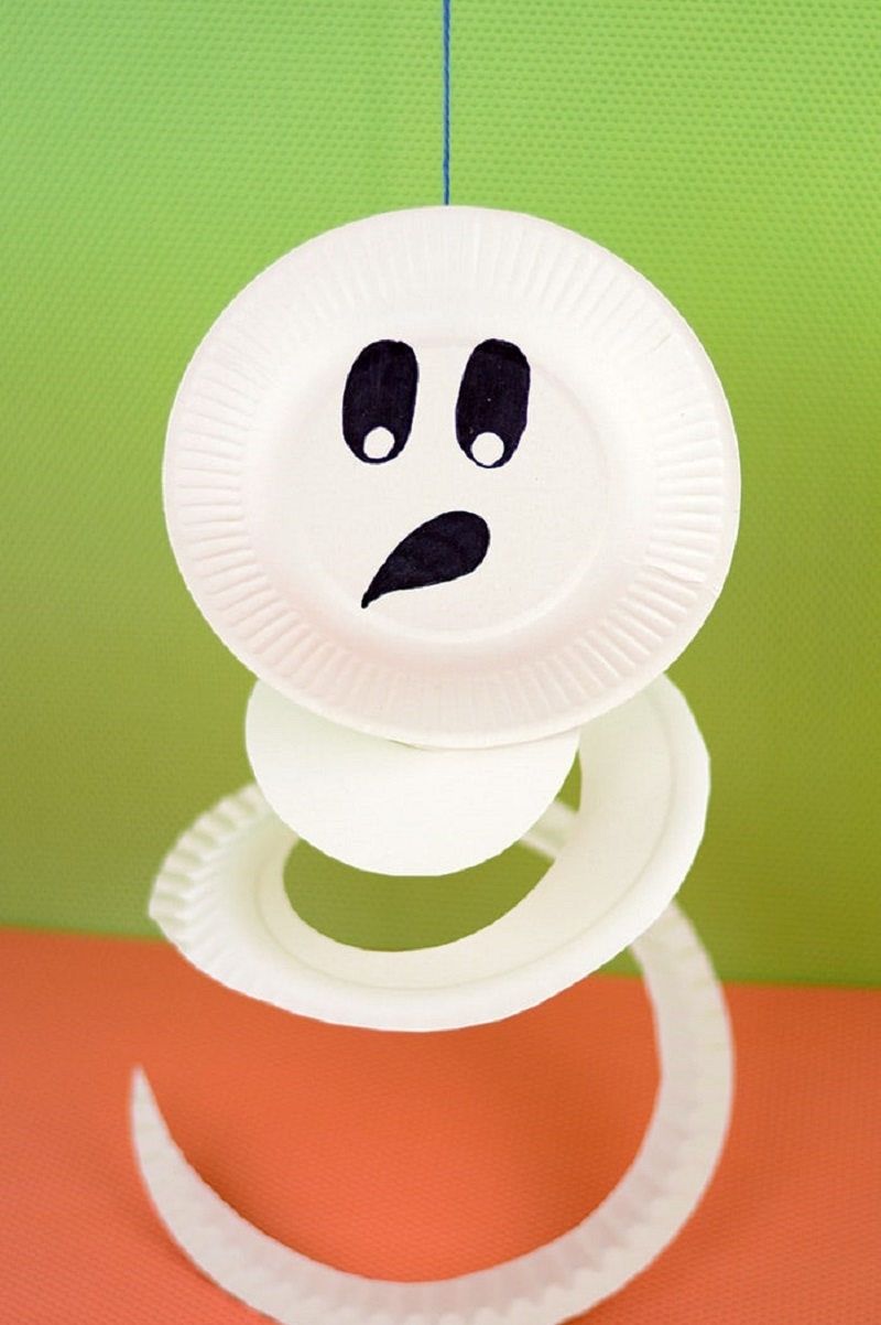 Paper plate ghost Indescribable DIY Paper Plate Crafts To Complete Your Halloween Celebration