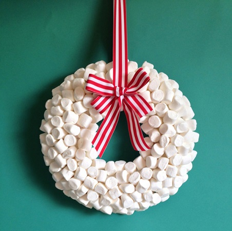 Diy marshmallow wreath tutorial Conspicuous DIY Christmas Wreaths To Offer You A Captivating Decoration