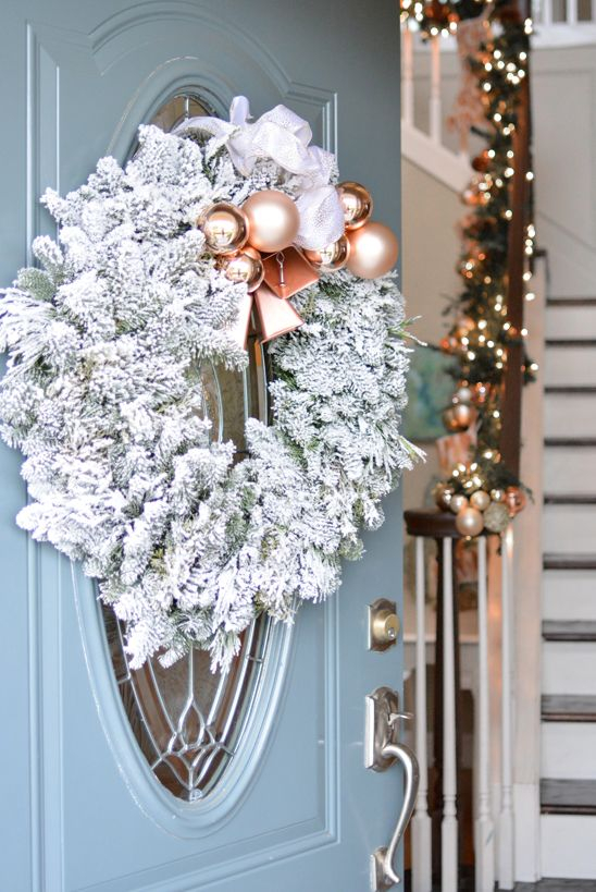 Diy rose gold wreath DIY Rose Gold Christmas Décor Projects To Bring Glam And Shine To Your Holidays