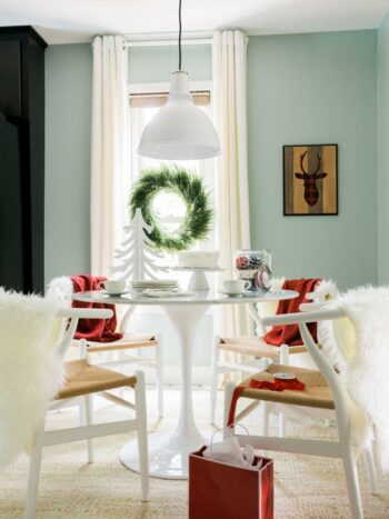 Dining space decoration for christmas