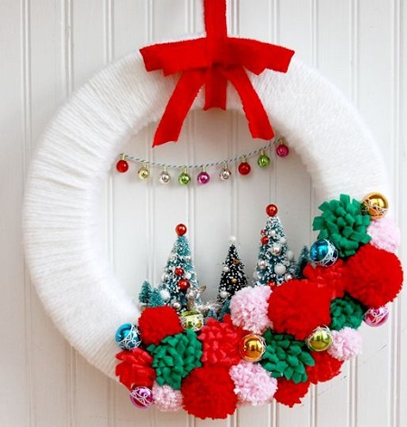 Retro winter wonderland wreath Conspicuous DIY Christmas Wreaths To Offer You A Captivating Decoration