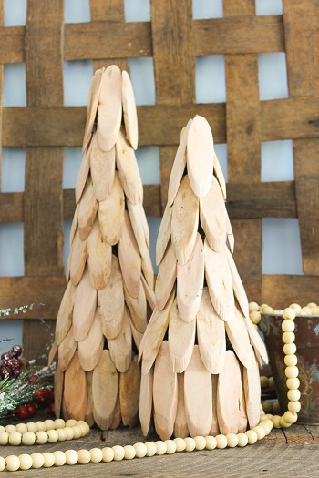 Wooden christmas trees DIY Charming Rustic Christmas Wood Projects For Your Amazing Home