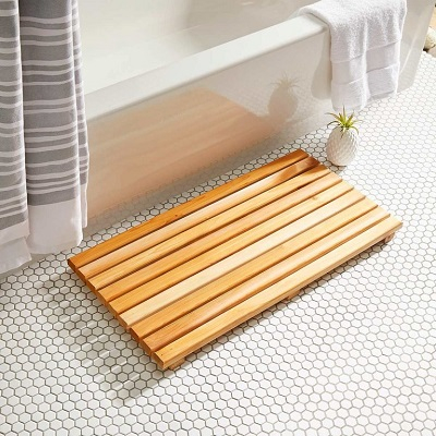 Cedar bath mat Unexpectedly Uncomplicated Home Design Ideas To Make From Wood This Winter