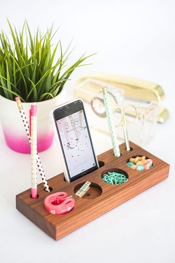 Modern desk organizer Blazing DIY Projects To Renew Your Home Office Look