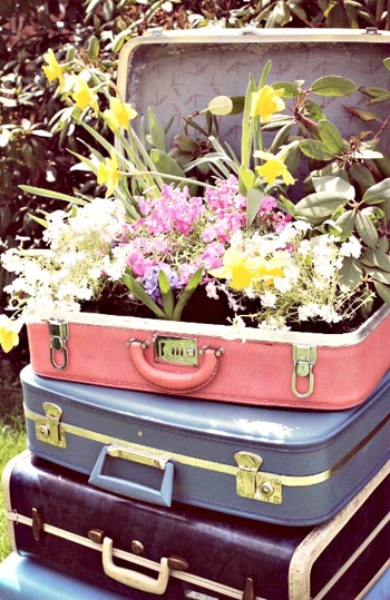 Unbelievable DIY Ideas To Reuse Your Old Suitcases