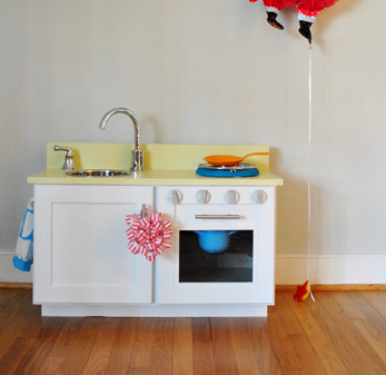 Cabinet play kitchen Selected-Unconventional DIY Play Kitchen Ideas To Keep Your Kids Busy