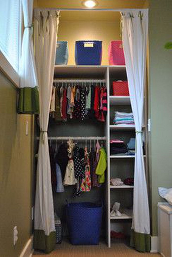 Curtain clothes nook Chic And Affordable DIY Solutions For Your Kids’ Bedroom Without Closet