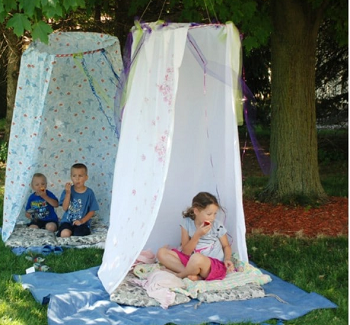 Diy summer old bed sheets tents Amazing Ways To Repurpose Your Old Bed Sheets