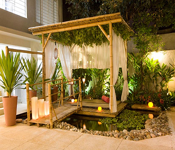 Potted plants pergola DIY Ideas To Decorate Your Pergola For Refreshing Look