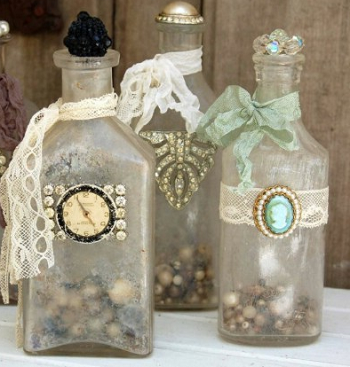 Jewelry bottle décor Shattering Creative Ideas To Repurpose Vintage Jewelry