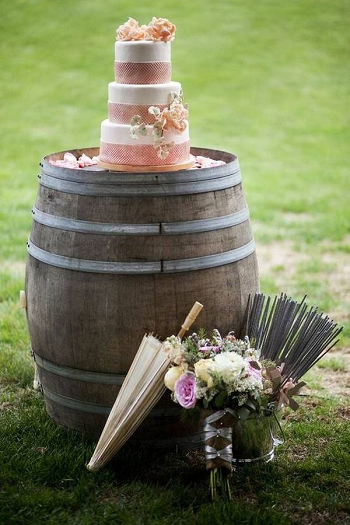 Outdoor wedding barrel DIY Compelling Ways To Use Wine Barrels For Decoration