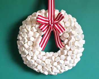 DIY Marvelous Edible Wreaths For Inspiring Christmas Decor