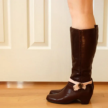 Buttoned boot scarf Amusing Ways To Customize Your Boots Before Winter Comes