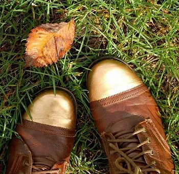 Chrome gold toes Amusing Ways To Customize Your Boots Before Winter Comes