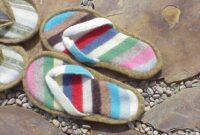 Diy easy upcycled-sweater-flip-flops-slippers