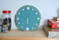 Diy embroidery hoop clock