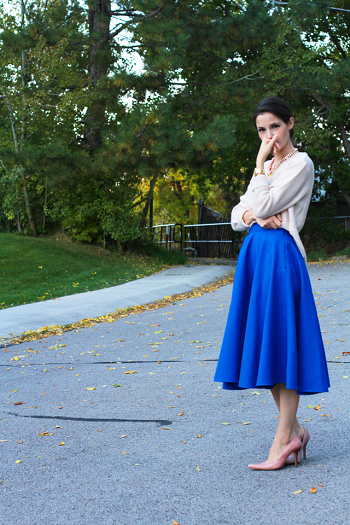 Midi circle skirt Playful DIY Skirt Ideas For Colder Weather To Continue Feeling Elegant